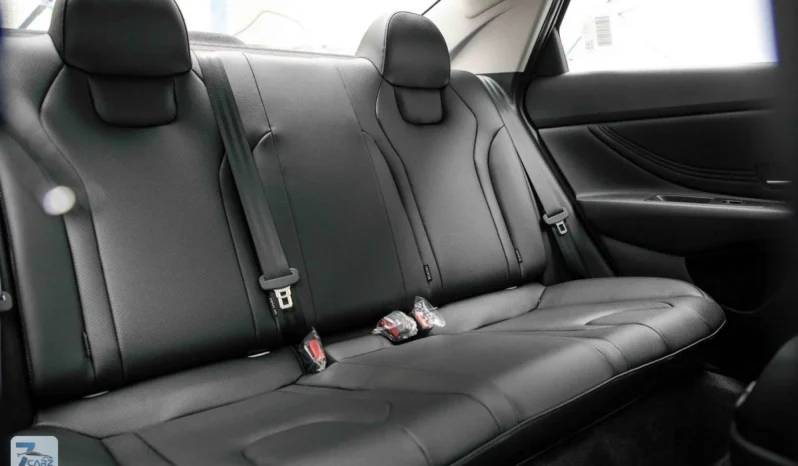 
								Hyundai Elantra GLX 2025 full									