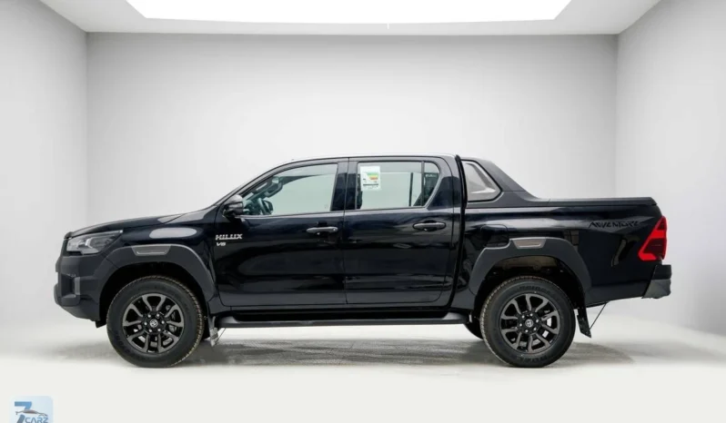 
								Toyota Hilux Adventure 2025 full									