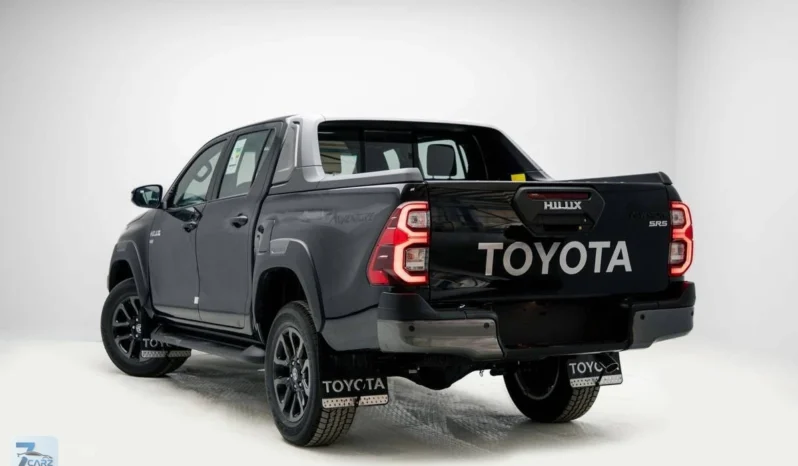 
								Toyota Hilux Adventure 2025 full									