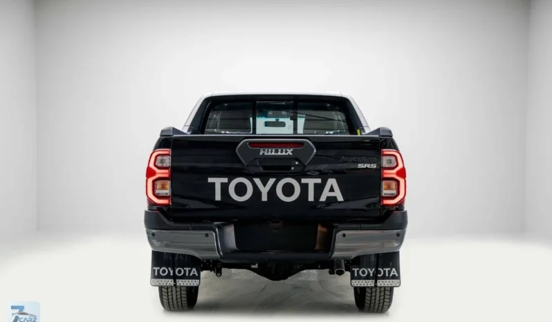 
								Toyota Hilux Adventure 2025 full									