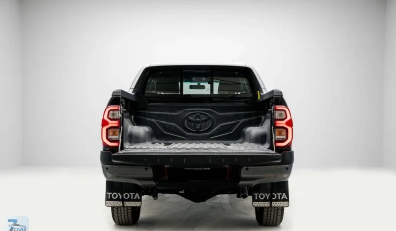 
								Toyota Hilux Adventure 2025 full									