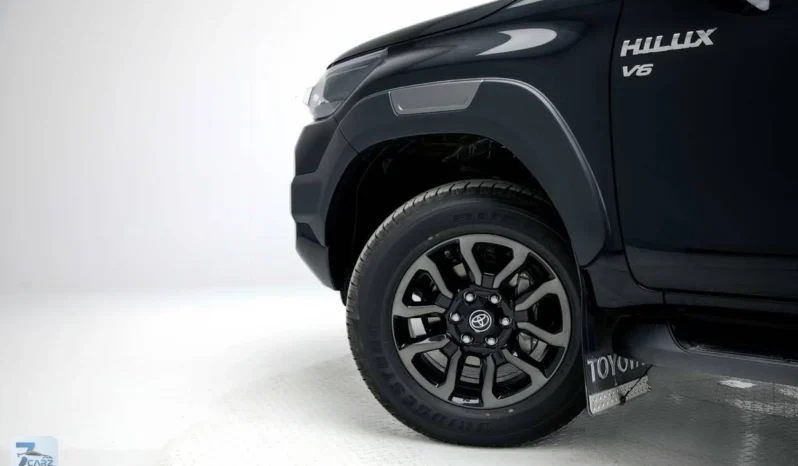 
								Toyota Hilux Adventure 2025 full									