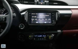 
										Toyota Hilux SR5 2025 full									