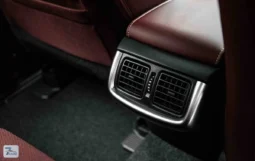 
										Toyota Hilux SR5 2025 full									