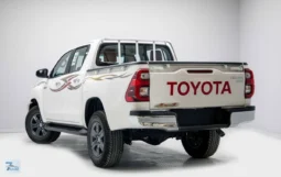 Toyota Hilux SR5 2025