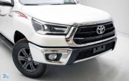 
										Toyota Hilux SR5 2025 full									