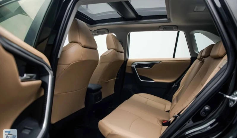
								Toyota RAV4 2025 full									
